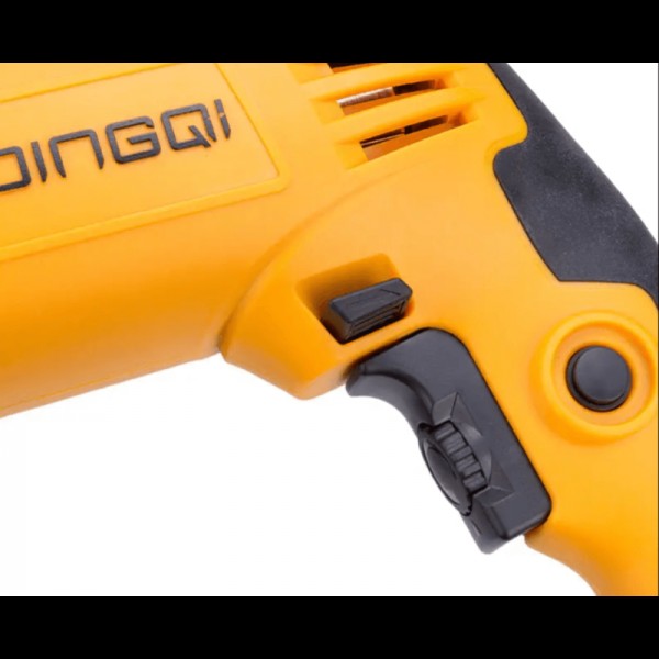 Bormașină cu percuție DINGQI 1050W, mandrină 13 mm – Viteză variabilă, revers și funcție percuție Bormașină cu percuție DINGQI 1050W, mandrină 13 mm – Viteză variabilă, revers și funcție percuție
